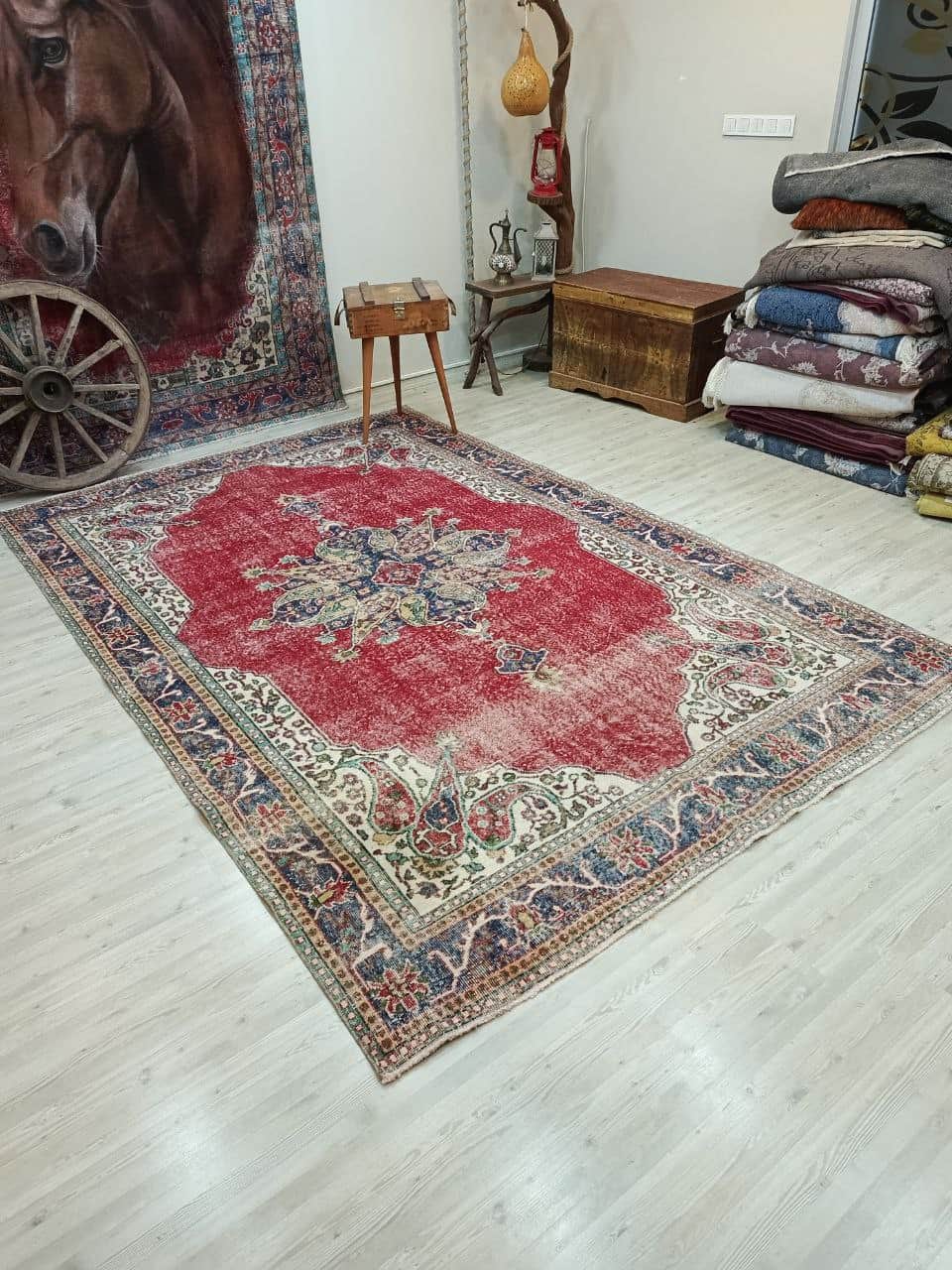 100% Wool Vintage Distressed Rug, vintage rug, Vintage, hand-knotted silk, size 208 × 320 cm, from Anatolia