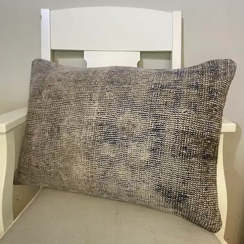 Hand-Woven Pillowcase, Kilim rug, silk wool/weave, size 40 × 60 cm, from Hereke, SKU 533
