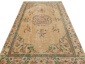 Eşsiz Renk ve Desenlerde Anadolu Vintage Eskitme El Dokuma Halı 161x269cm 9617