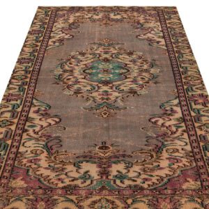 Eşsiz Renk ve Desenlerde Anadolu Vintage Eskitme El Dokuma Halı 139x232cm 9633