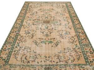 El Dokuması Vintage Anadolu Halısı 173x263cm 9783