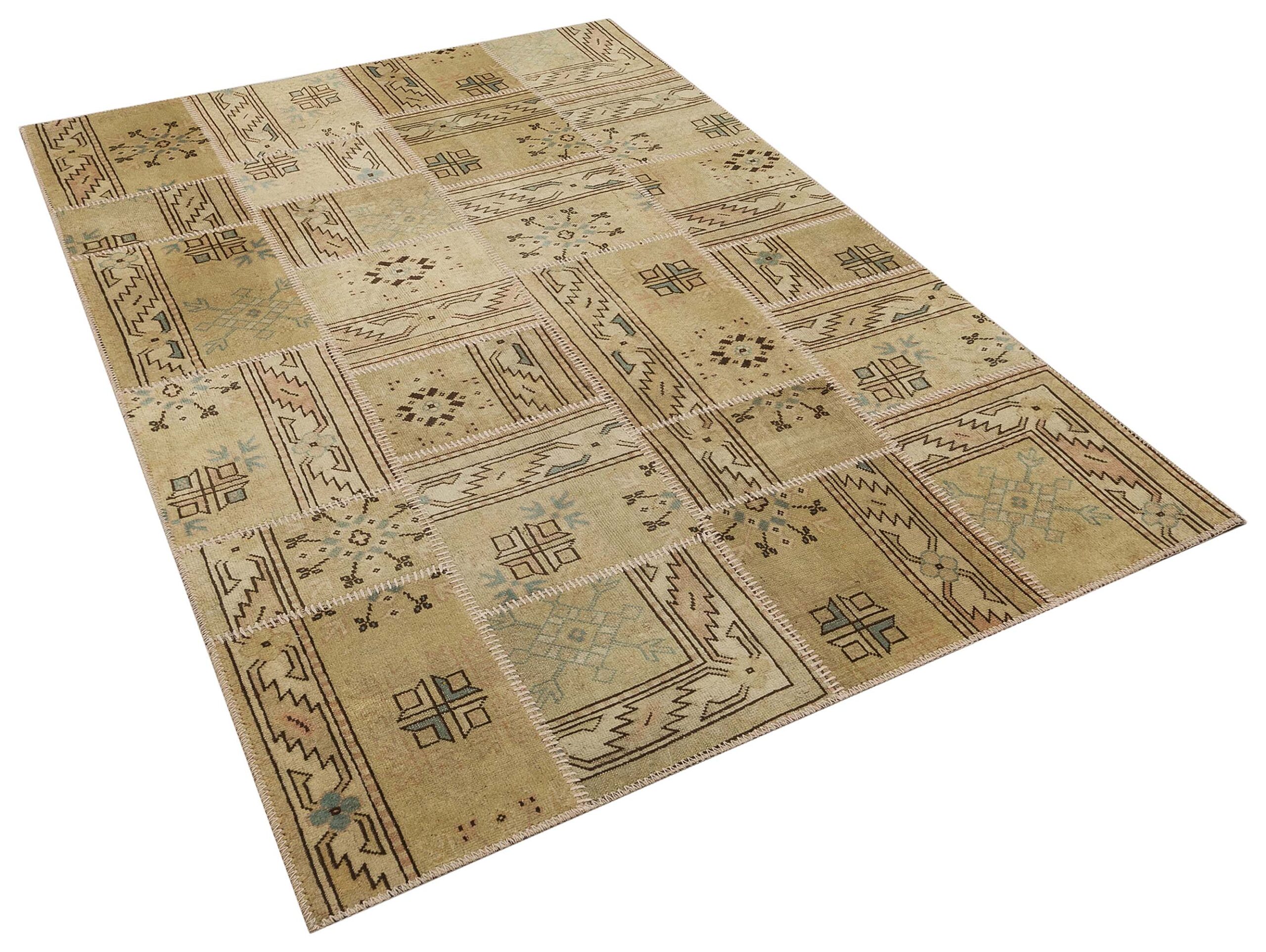 Dokunaklı ve Etkileyici Patchwork Halı 230X160 cm 6331