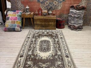 Efsanevi Dantel Dokusu Eskitme Vintage Halı 133 x 247 cm 10244