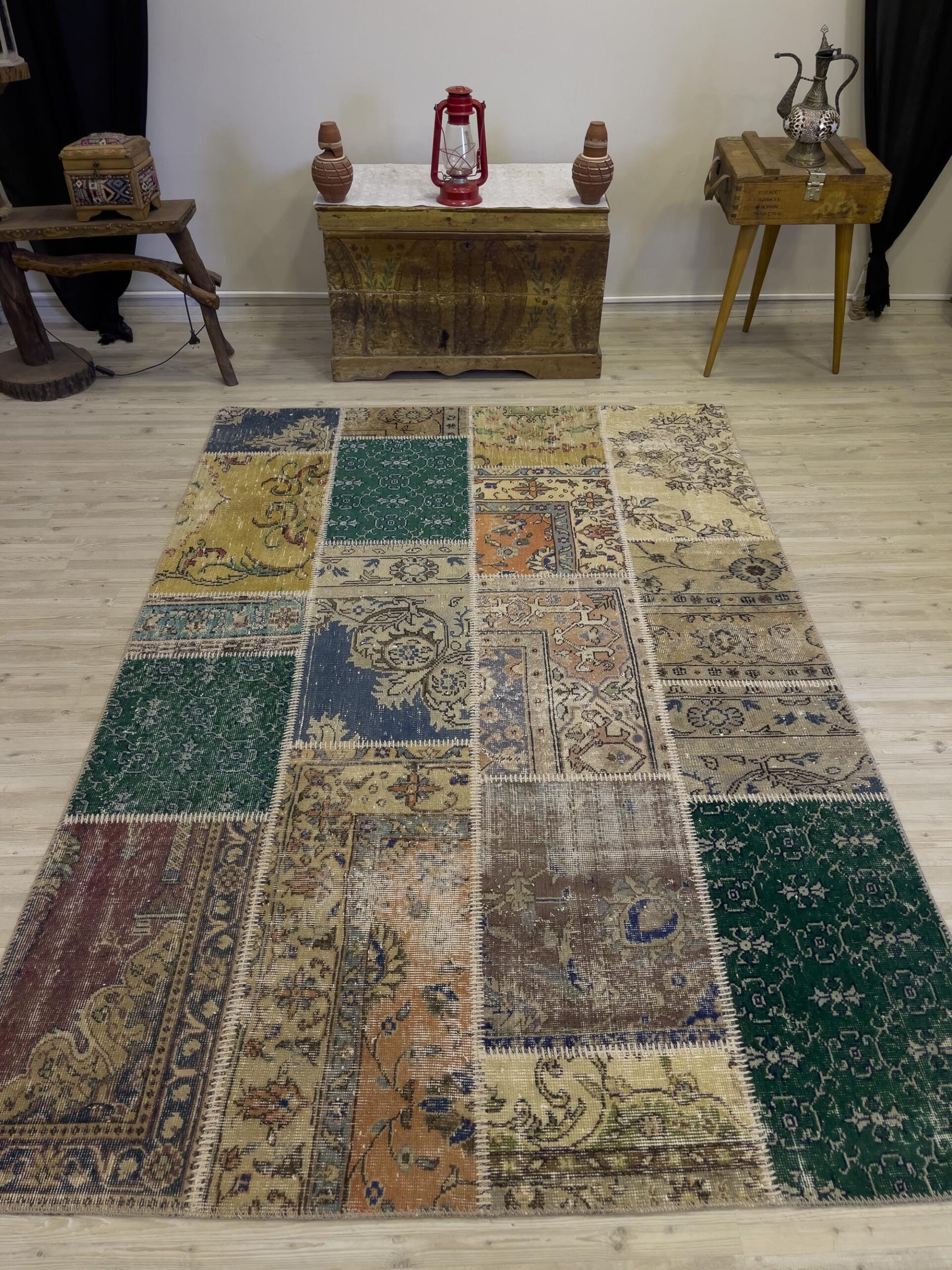 Eşsiz Güzelliğe Sahip Olan Özel Patchwork Halı  162x235 cm 4034