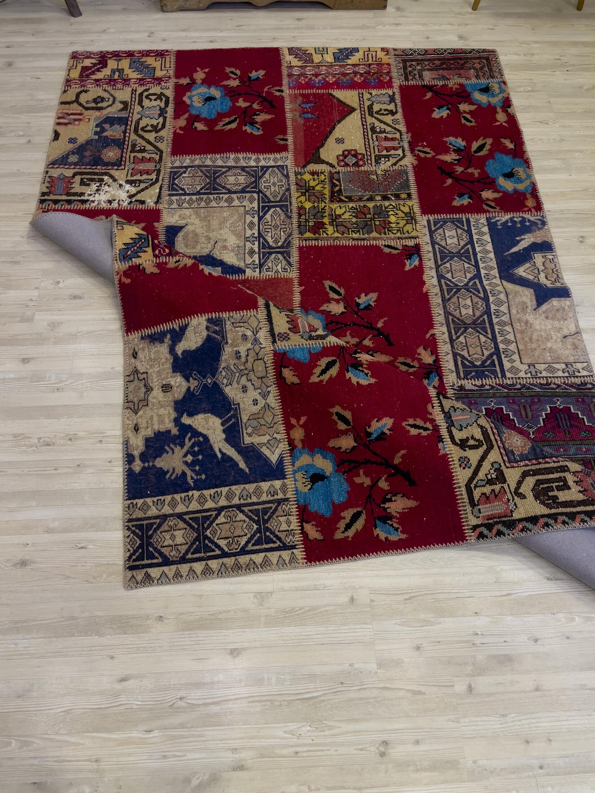 El Dokuma Eskitme Özel Patchwork Halı 162x237 cm 4067 - Görsel 3