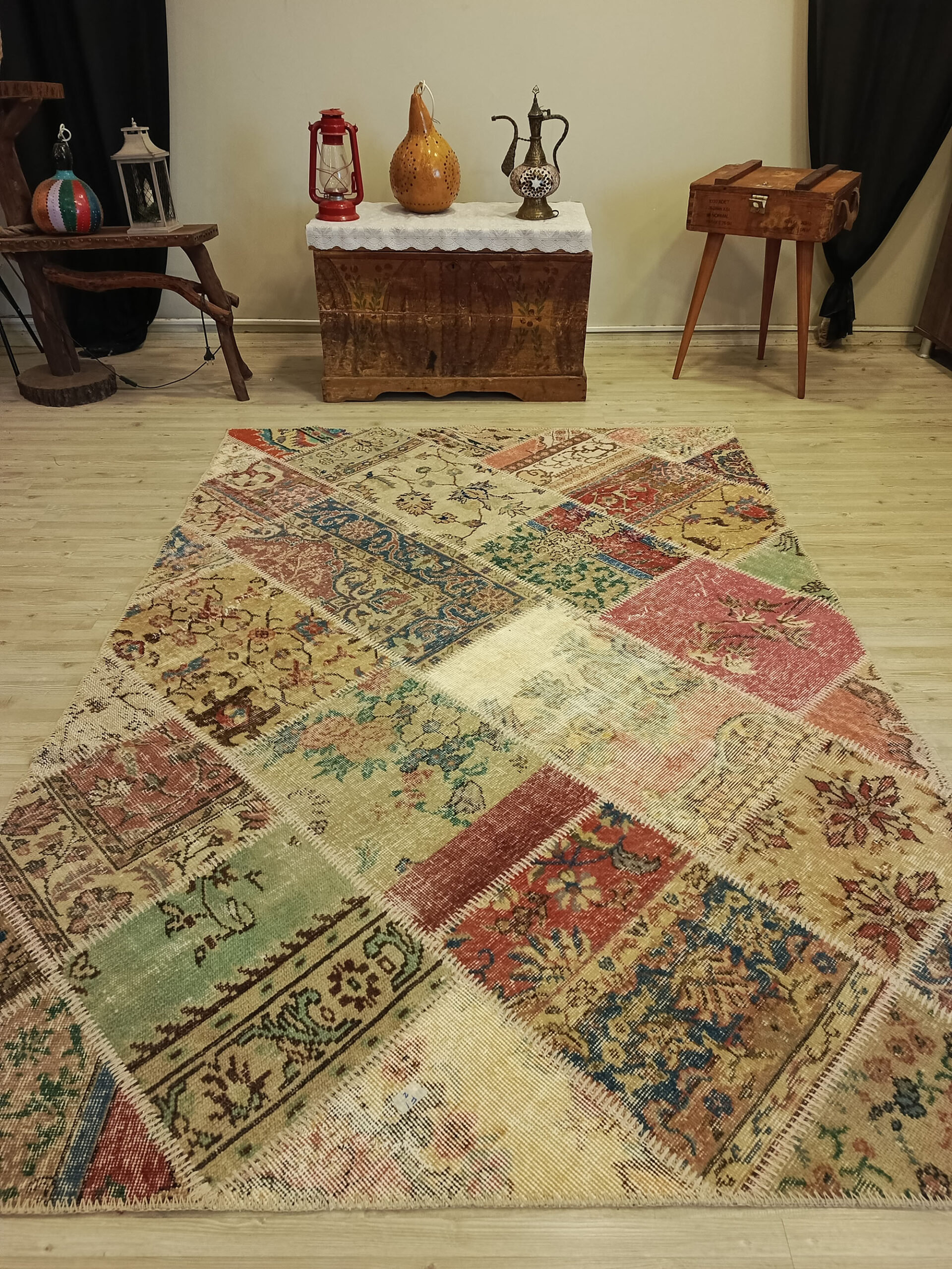 Yüzyıllık Sanat Eskitme Patchwork Halısı   160x228 cm  6387