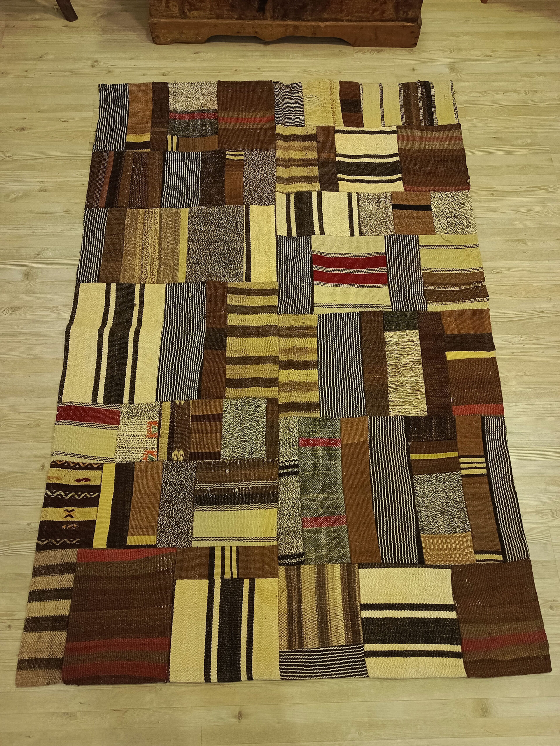 El Dokuma Özel Tasarım Patchwork Halı 116x173 cm 6414 - Görsel 5