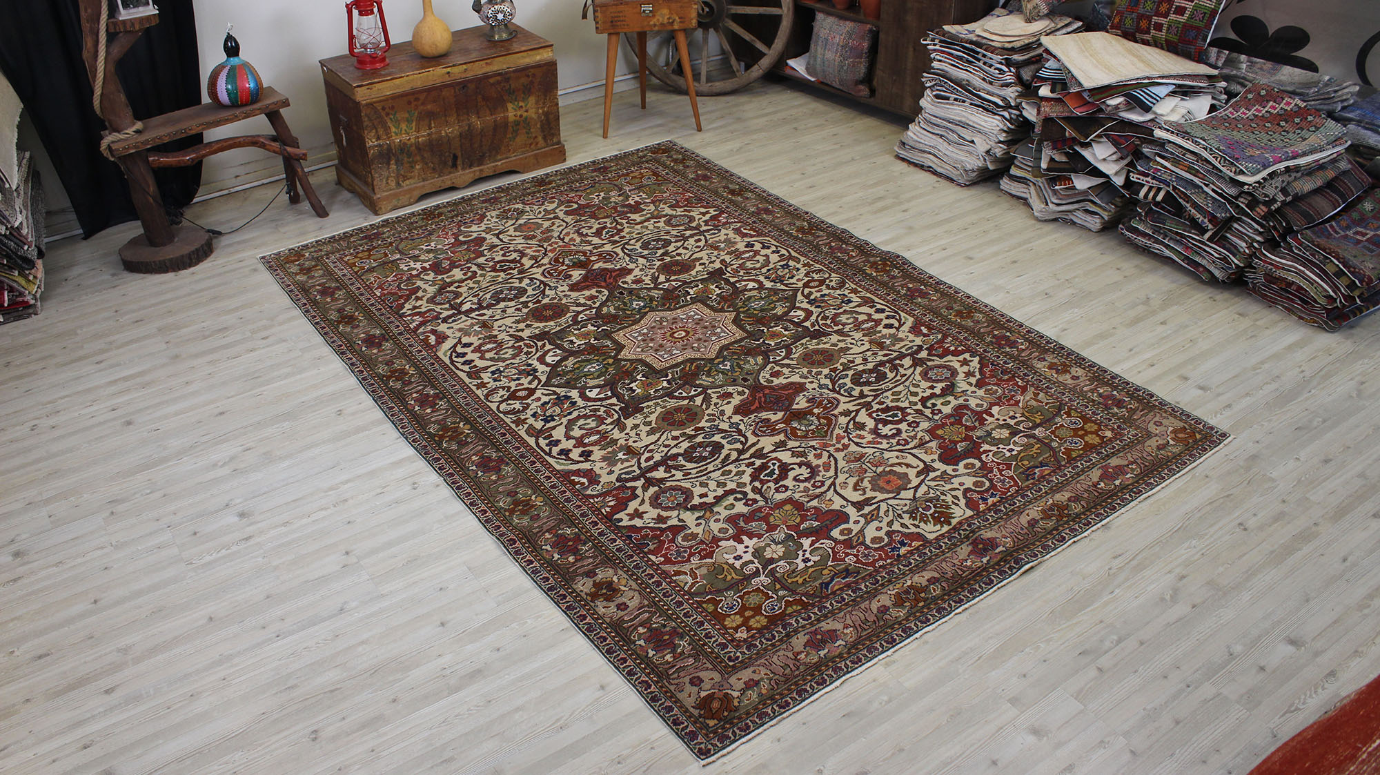 Eskitme El Yapımı Halı Yün 193 x 290 cm 10512