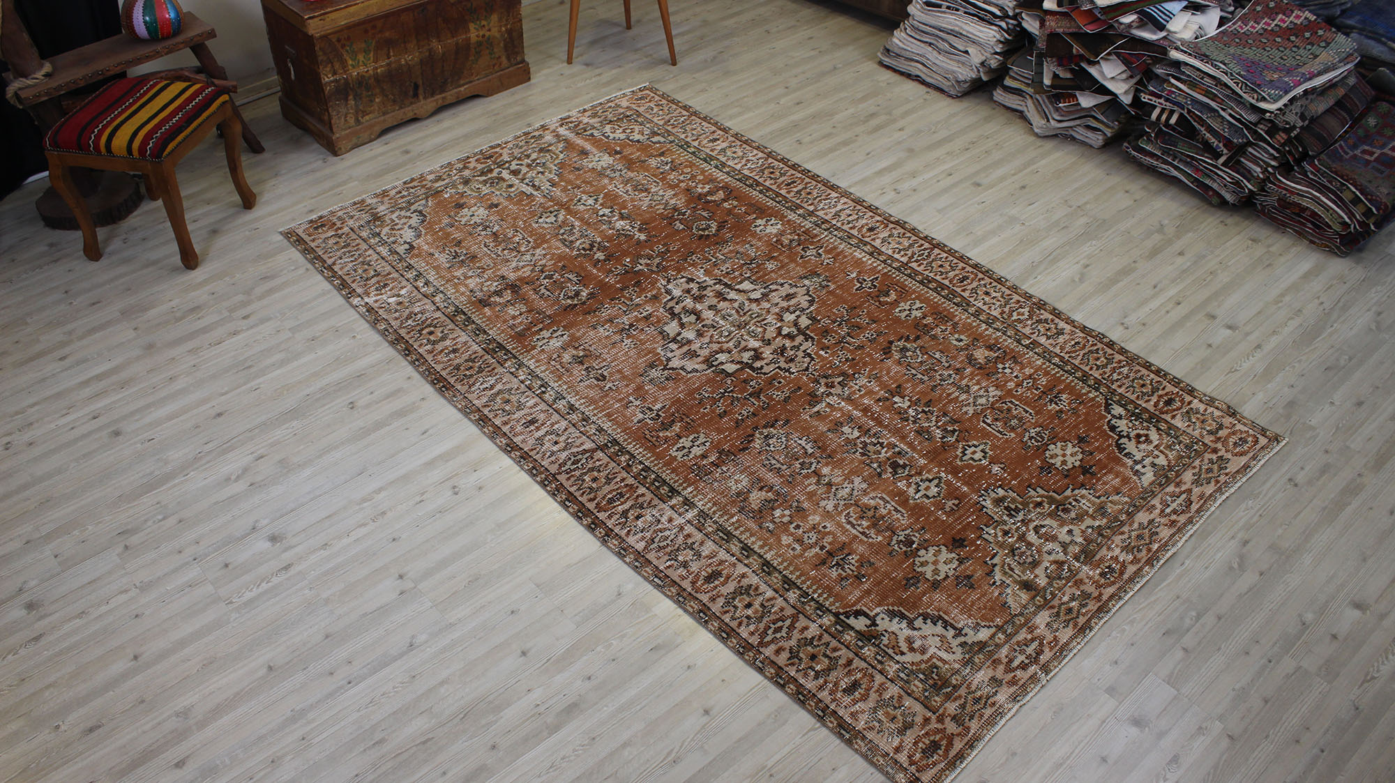 Eskitme El Yapımı Yün Vintage Halı 164 x 279 cm 10516