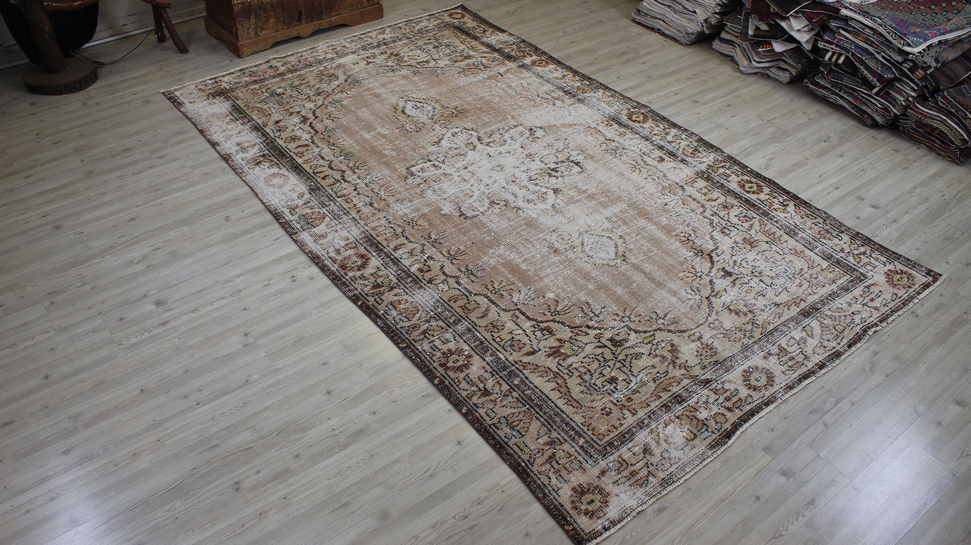 Eskitme Yün Vintage El Dokuma Halı 186 x 305 cm 10531