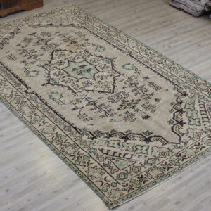 Eskitme Yün Vintage Halı 153 x 270 cm 10533