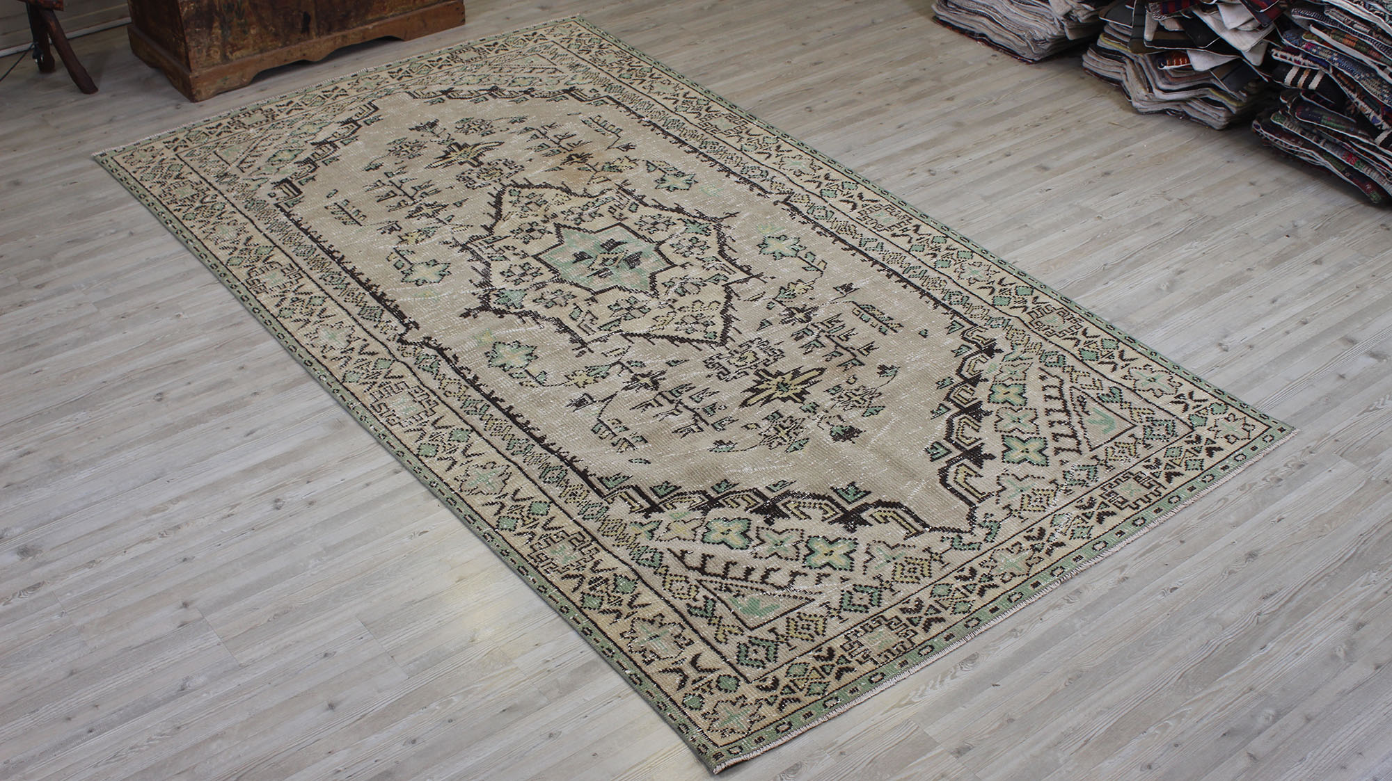 Eskitme Yün Vintage Halı 153 x 270 cm 10533