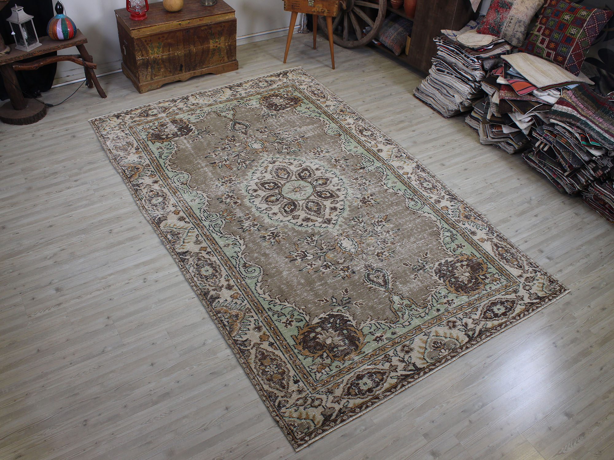El Dokuma Vintage Halı 187 x 297 cm 10575