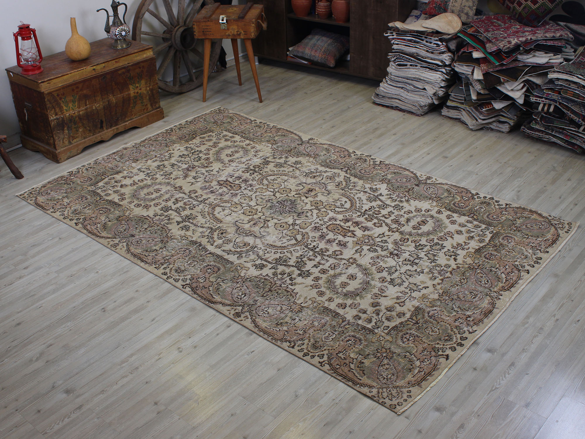 El Yapımı Yün Vintage Halı 168 x 270 cm 10587