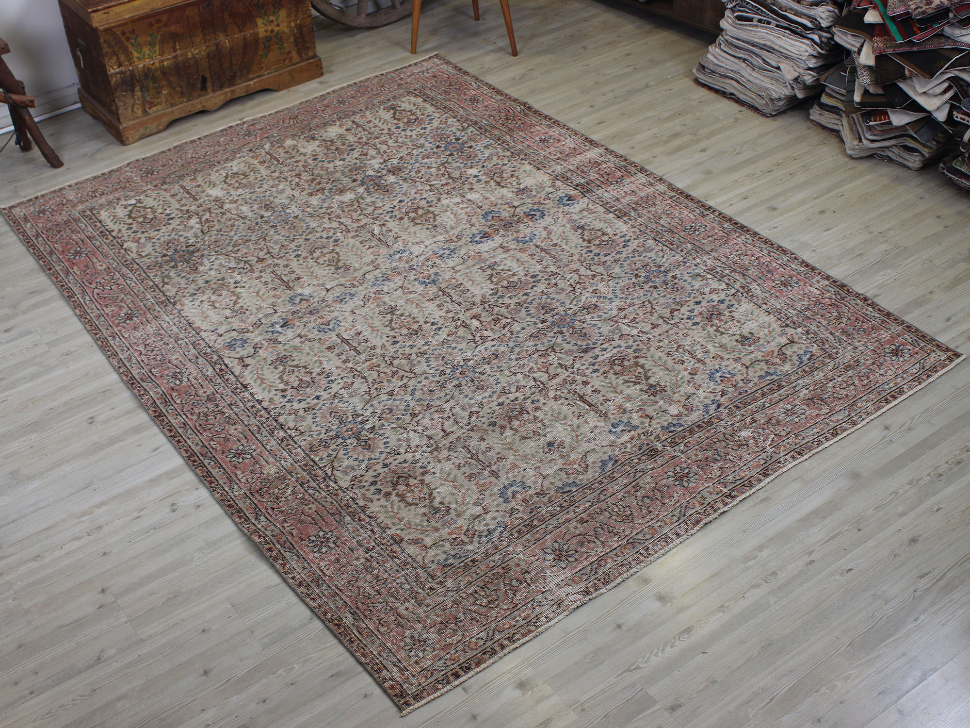Eskitme El Dokuma Yün Halı Vintage 197 x 270 cm 10594