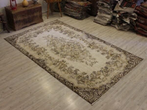 El Yapımı Yün Eskitme Halı 168 x 277 cm 10642