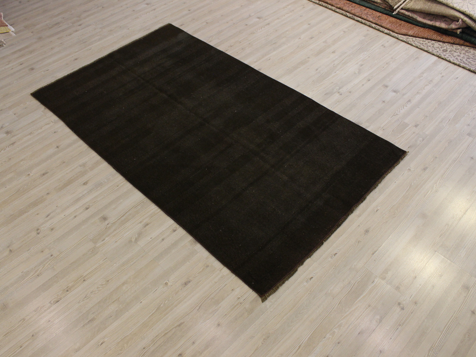 Vintage El Dokuma Yün Halı 114 x 188 cm 10685